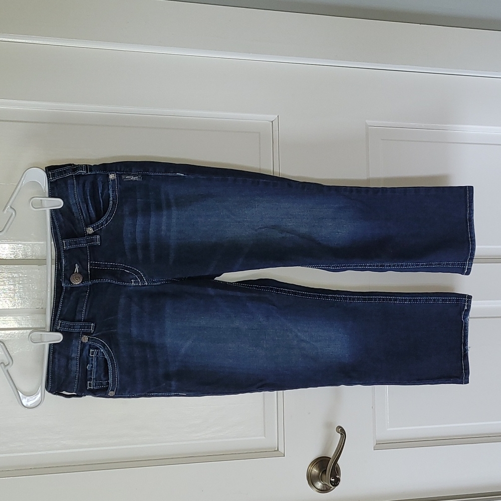 Dark wash, capri Silver jeans